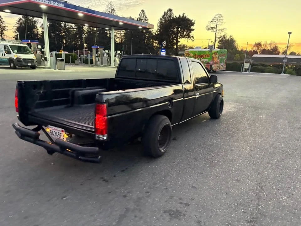 1990 Nissan Frontier - Image 3 of 13