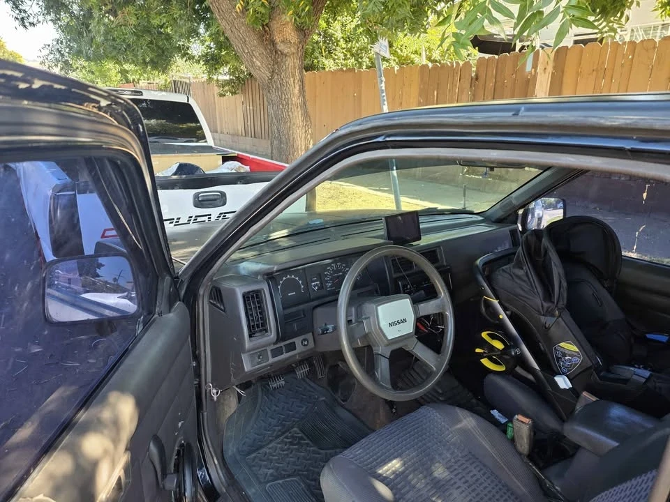 1990 Nissan Frontier - Image 2 of 2