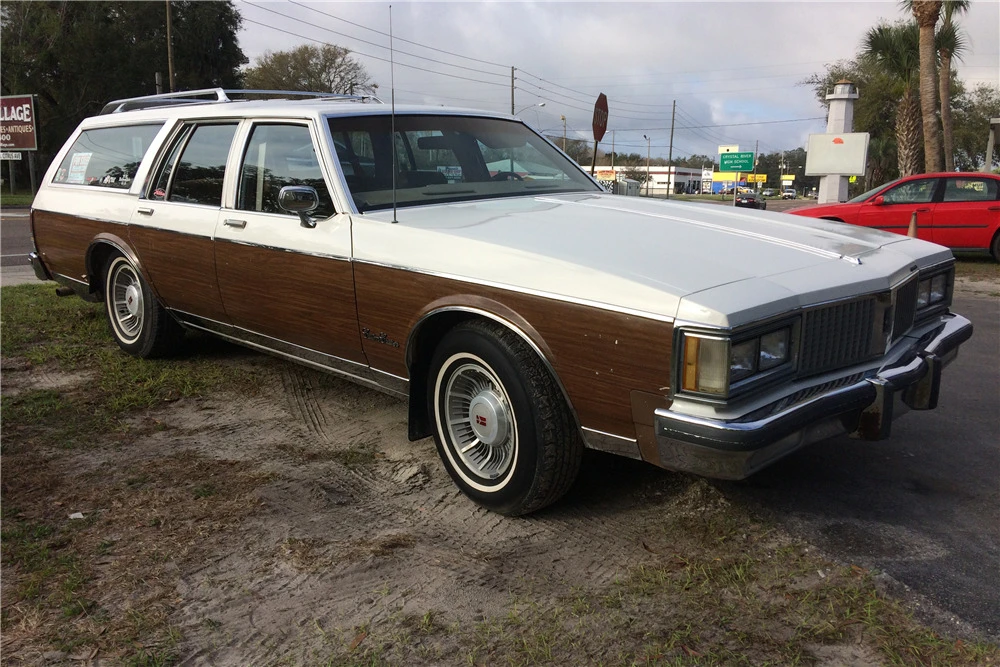 1990 Oldsmobile Custom Cruiser - Image 2 of 5