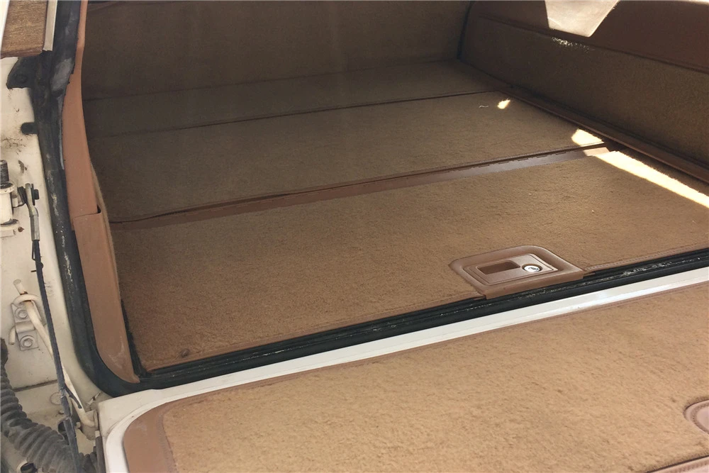 1990 Oldsmobile Custom Cruiser - Image 4 of 5