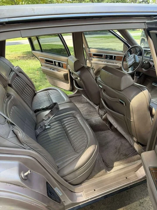 1990 Oldsmobile 98 - Image 3 of 11