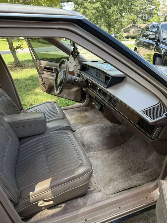 1990 Oldsmobile 98 - Image 11 of 11