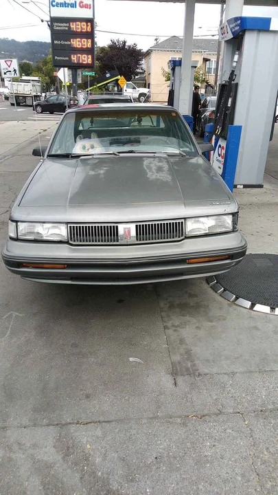 1990 Oldsmobile Cutlass Ciera - Image 2 of 4