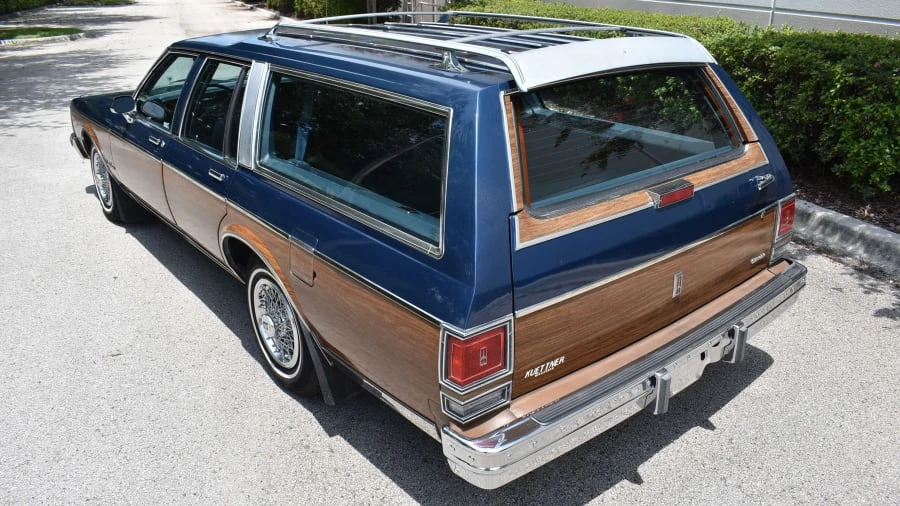 1990 Oldsmobile Custom Cruiser - Image 2 of 29
