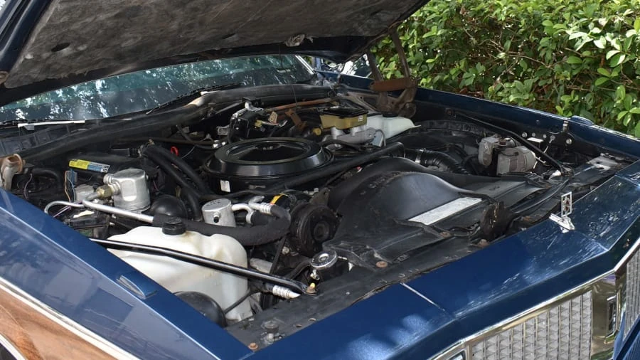 1990 Oldsmobile Custom Cruiser - Image 6 of 29