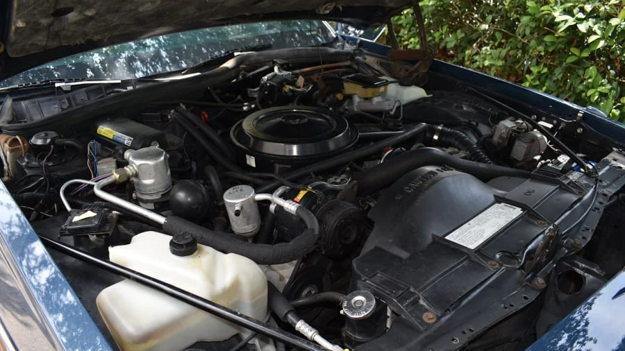 1990 Oldsmobile Custom Cruiser - Image 7 of 29