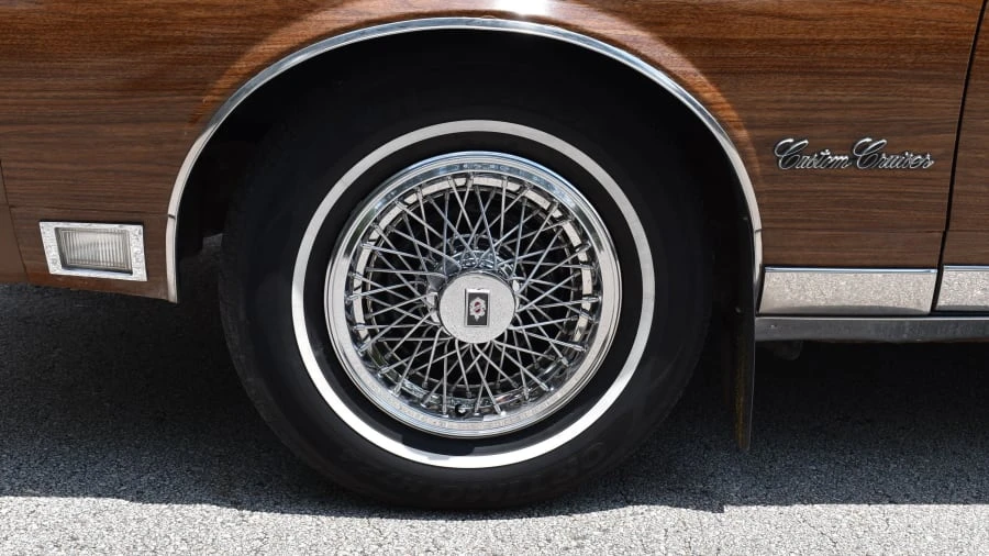 1990 Oldsmobile Custom Cruiser - Image 11 of 29