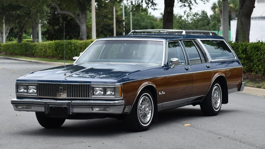 1990 Oldsmobile Custom Cruiser - Image 12 of 29