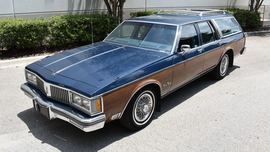 1990 Oldsmobile Custom Cruiser - Image 13 of 29
