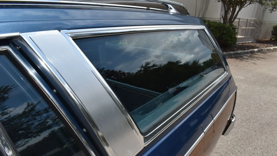 1990 Oldsmobile Custom Cruiser - Image 19 of 29