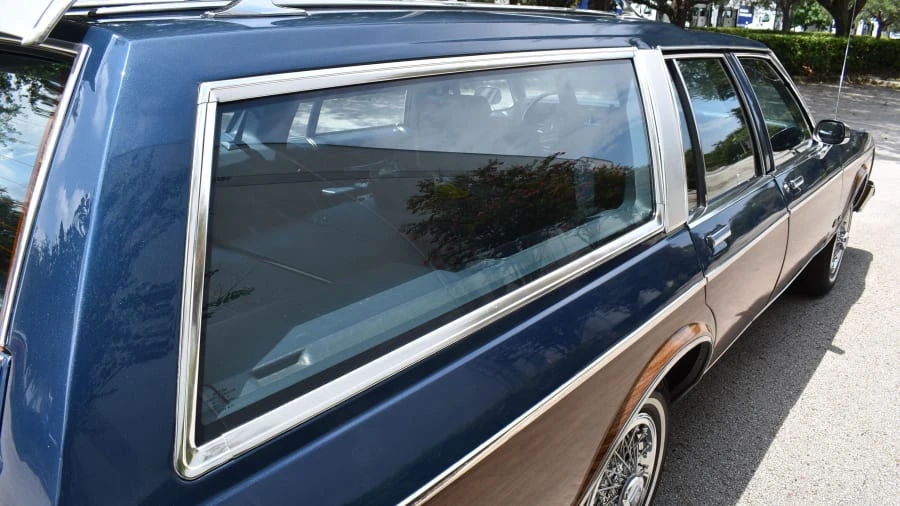 1990 Oldsmobile Custom Cruiser - Image 20 of 29