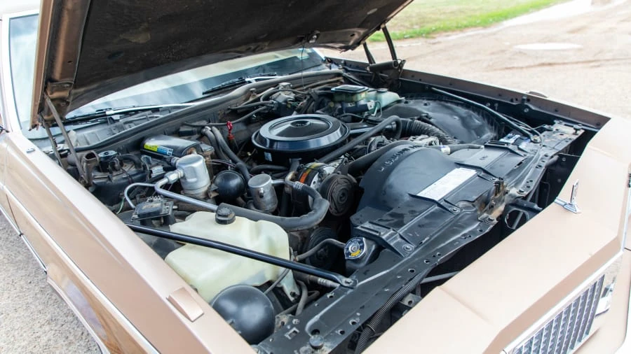 1990 Oldsmobile Custom Cruiser - Image 7 of 14