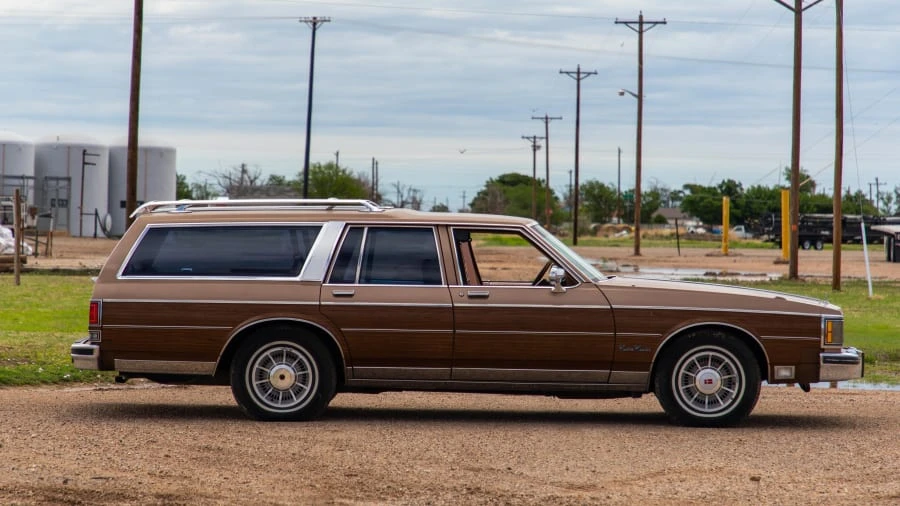 1990 Oldsmobile Custom Cruiser - Image 8 of 14