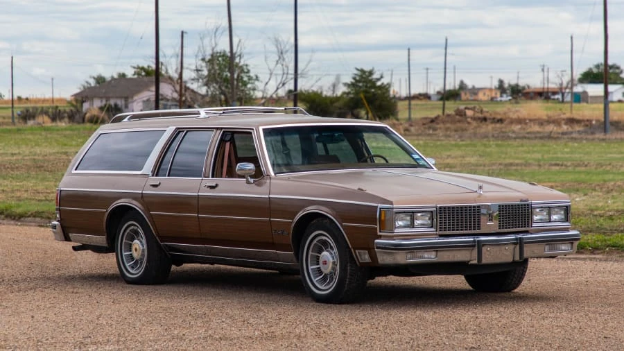 1990 Oldsmobile Custom Cruiser - Image 14 of 14