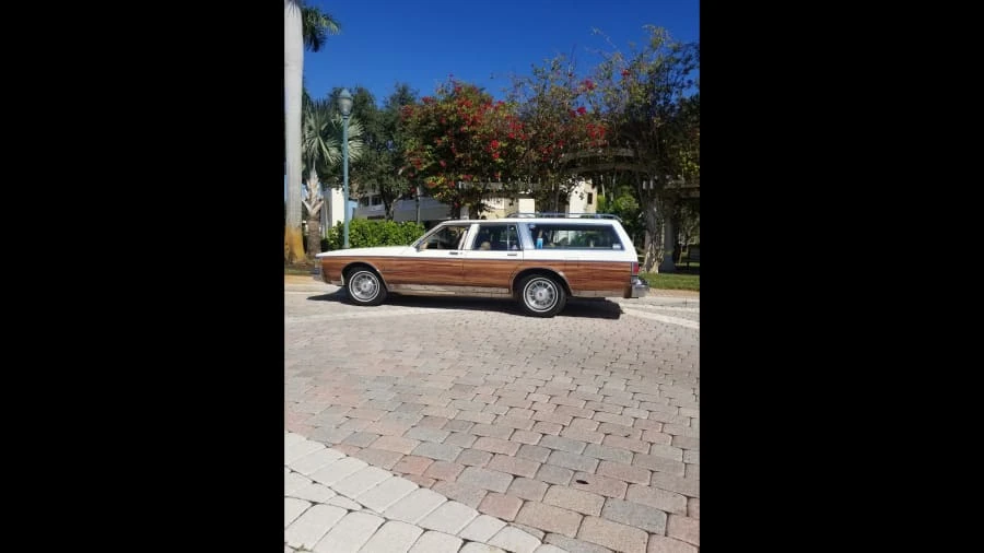 1990 Oldsmobile Custom Cruiser - Image 2 of 5