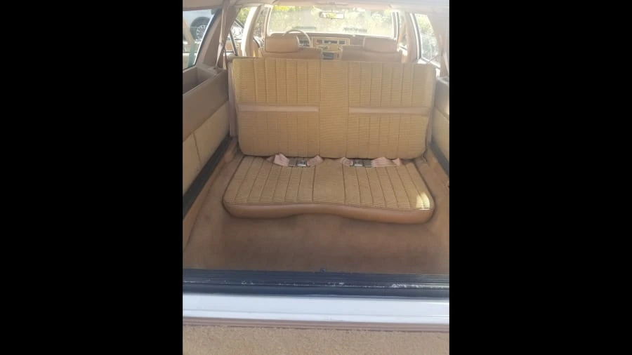 1990 Oldsmobile Custom Cruiser - Image 4 of 5