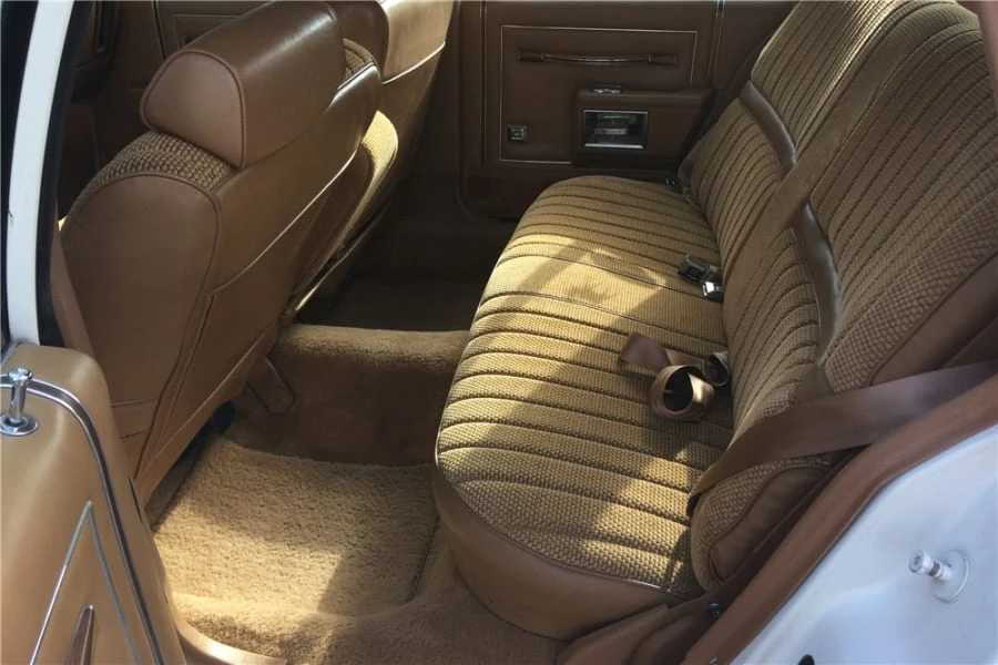 1990 Oldsmobile Custom Cruiser - Image 7 of 7
