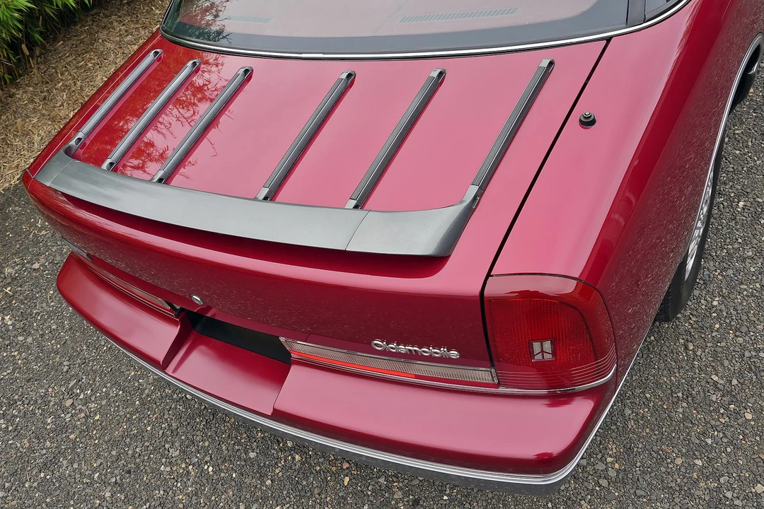 1990 Oldsmobile Cutlass Supreme - Image 24 of 31