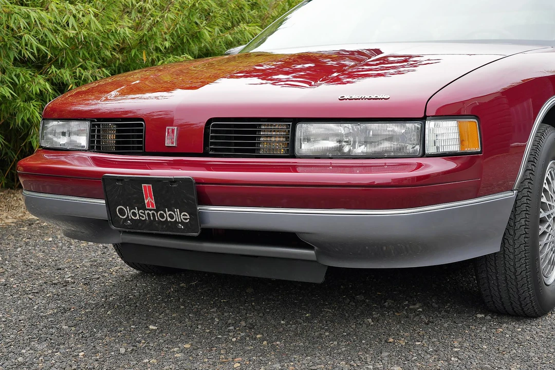 1990 Oldsmobile Cutlass Supreme - Image 11 of 31