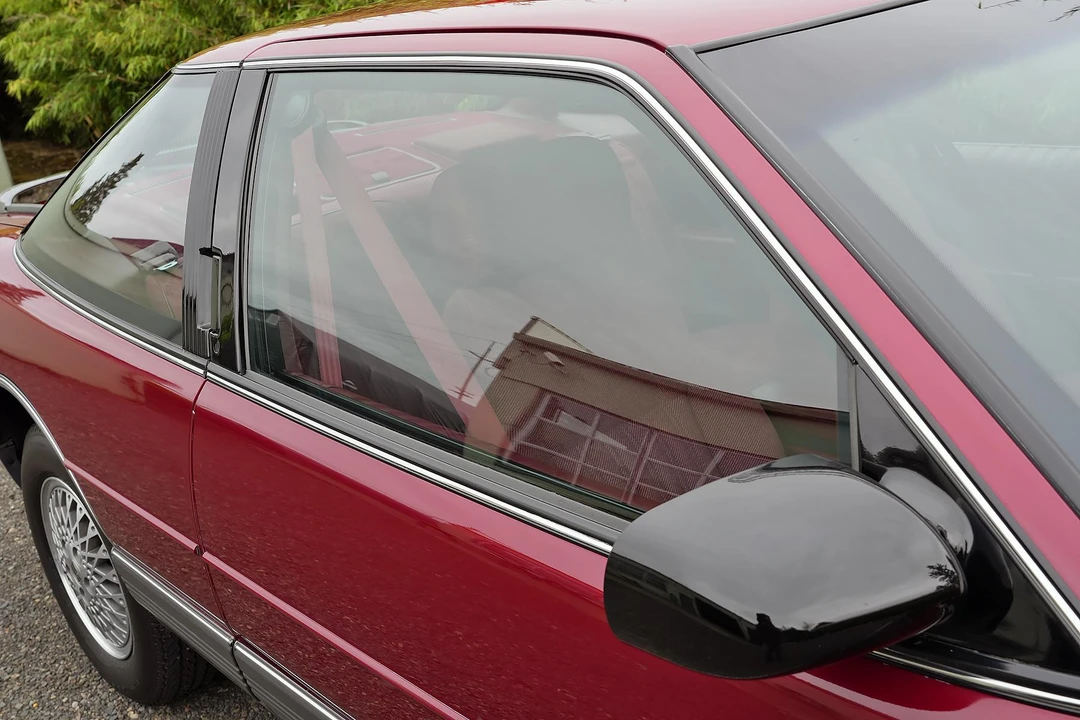1990 Oldsmobile Cutlass Supreme - Image 29 of 31