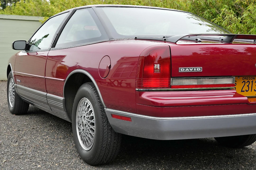 1990 Oldsmobile Cutlass Supreme - Image 19 of 31