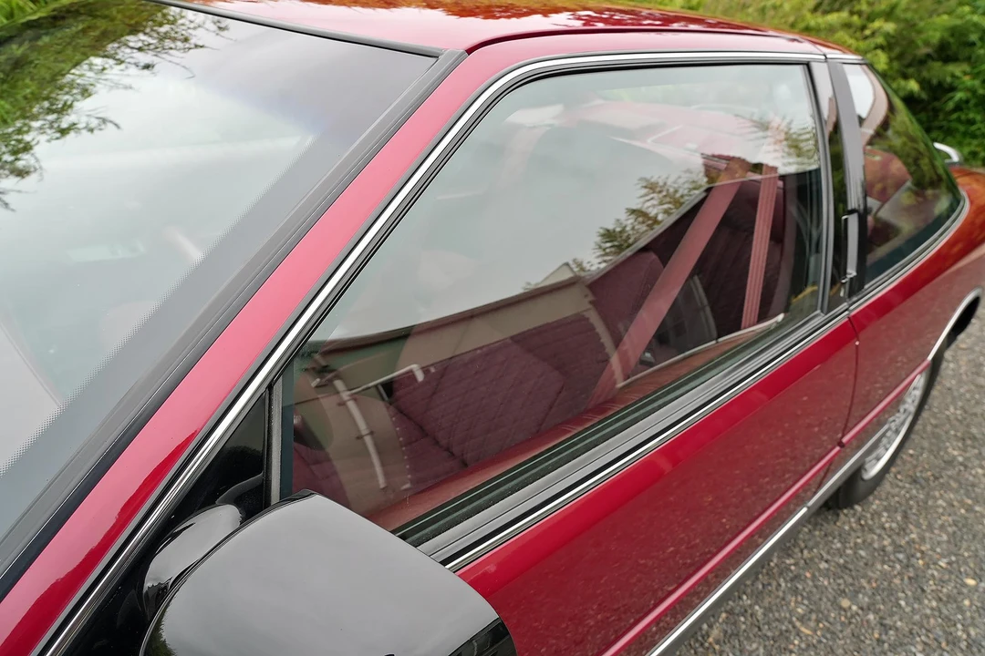 1990 Oldsmobile Cutlass Supreme - Image 14 of 31