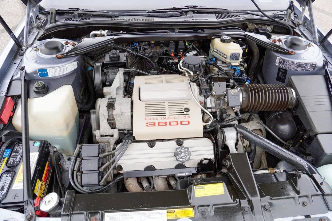 1990 Oldsmobile Toronado - Image 18 of 21