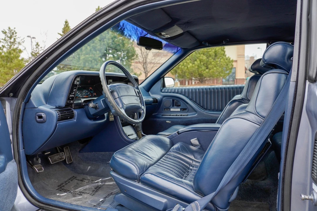 1990 Oldsmobile Toronado - Image 10 of 21