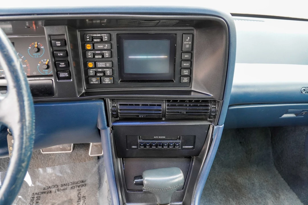 1990 Oldsmobile Toronado - Image 14 of 21