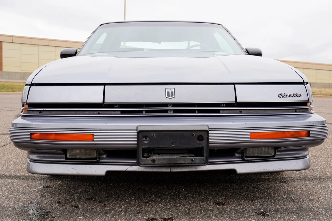 1990 Oldsmobile Toronado - Image 9 of 21