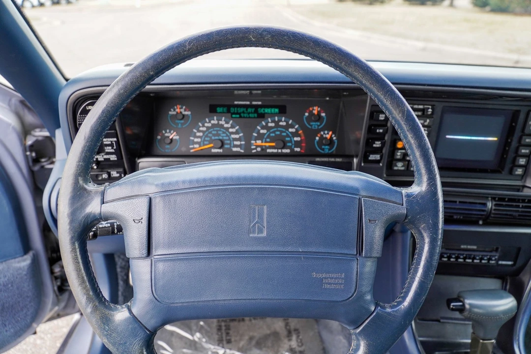 1990 Oldsmobile Toronado - Image 12 of 21