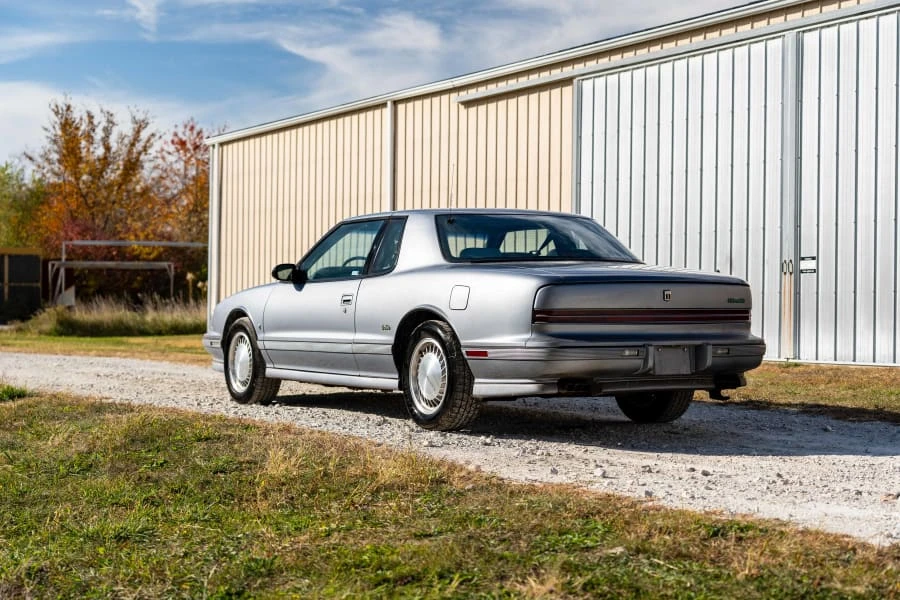 1990 Oldsmobile Toronado - Image 8 of 19