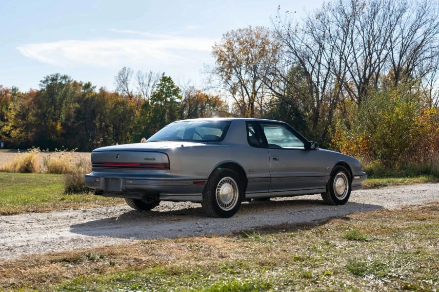 1990 Oldsmobile Toronado - Image 3 of 19