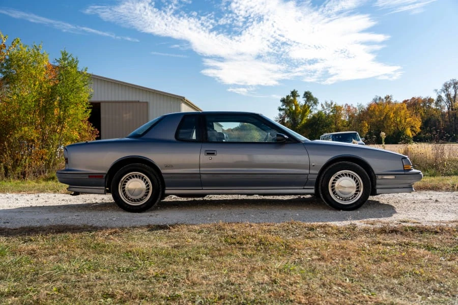 1990 Oldsmobile Toronado - Image 7 of 19