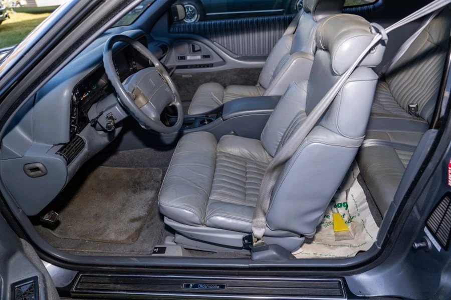 1990 Oldsmobile Toronado - Image 11 of 19