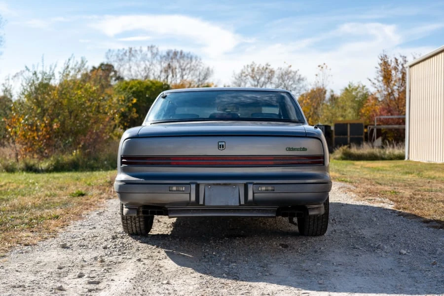 1990 Oldsmobile Toronado - Image 5 of 19