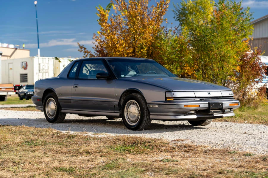 1990 Oldsmobile Toronado - Image 6 of 19