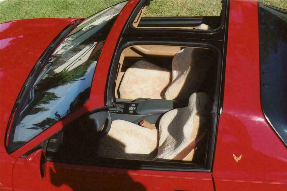 1990 Pontiac Firebird Trans Am 3rd Gen - Image 4 of 5