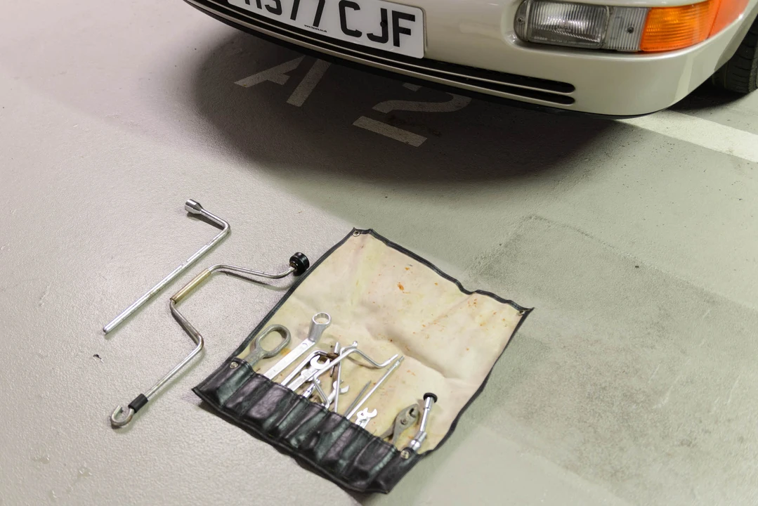 1990 Porsche 964 Carrera - Image 26 of 31