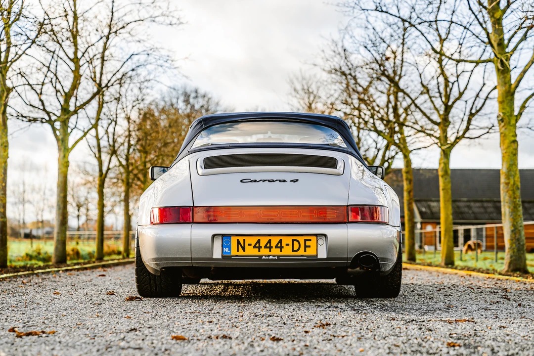 1990 Porsche 964 Carrera 4 - Image 17 of 31