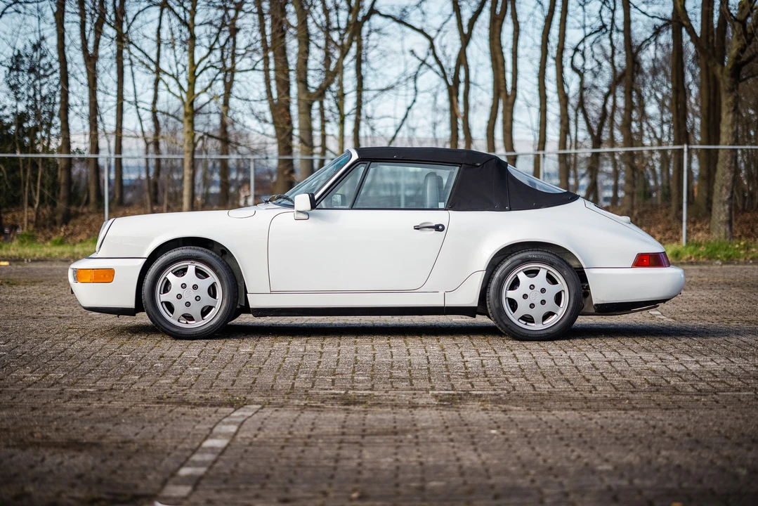 1990 Porsche 964 Carrera 4 - Image 9 of 31