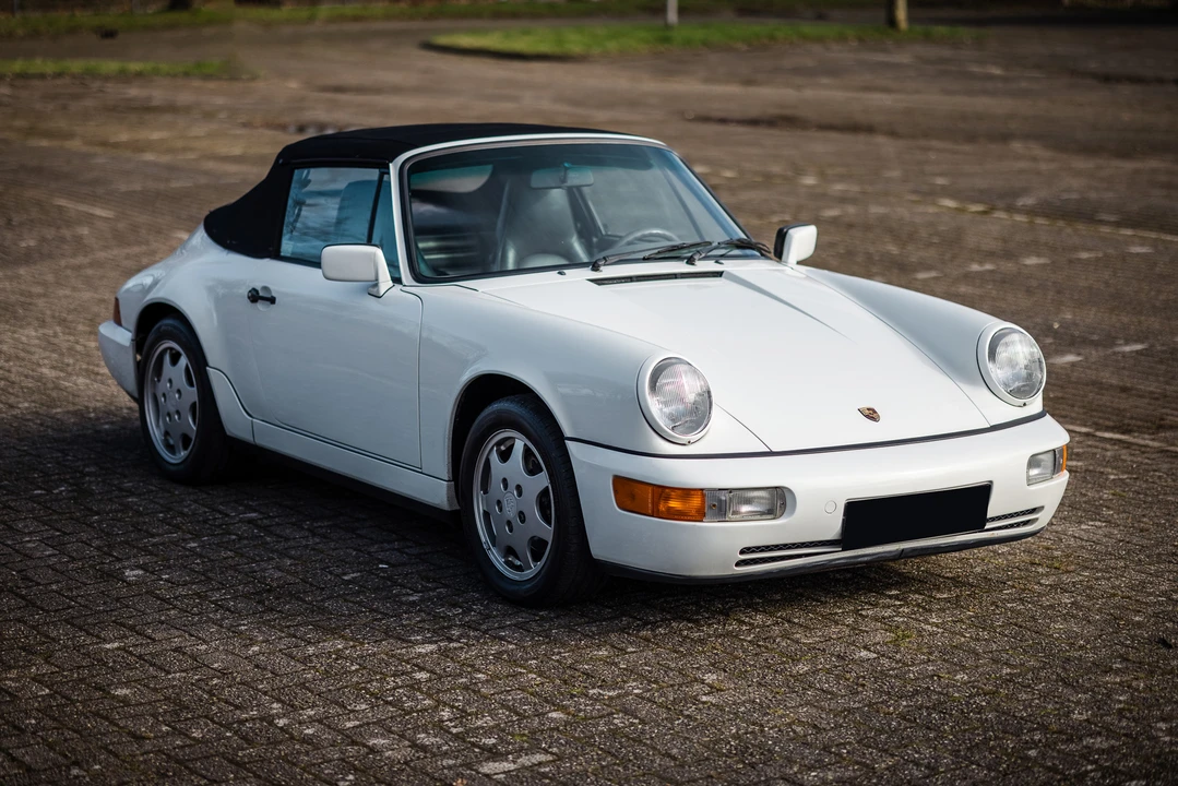 1990 Porsche 964 Carrera 4 - Image 14 of 31