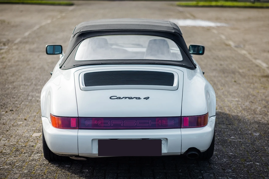 1990 Porsche 964 Carrera 4 - Image 17 of 31