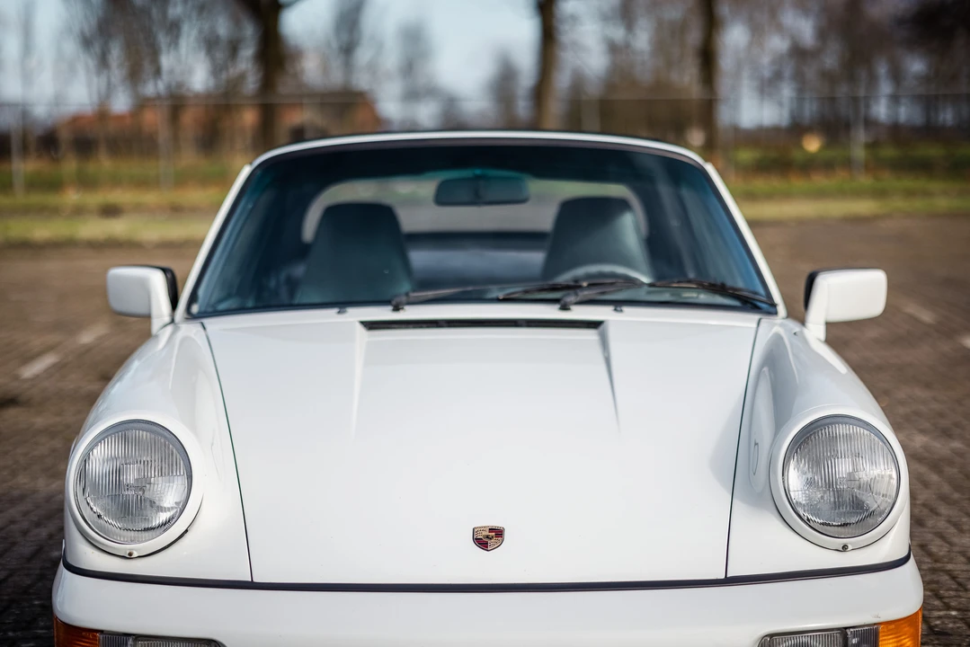 1990 Porsche 964 Carrera 4 - Image 26 of 31
