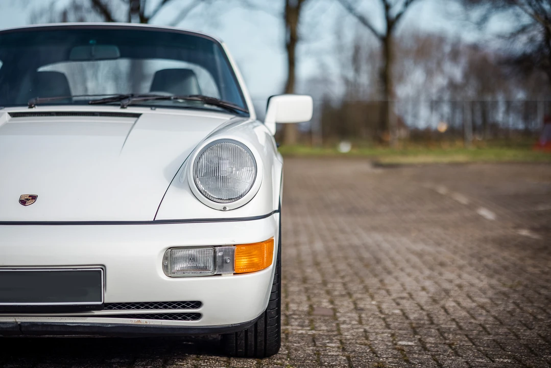 1990 Porsche 964 Carrera 4 - Image 28 of 31