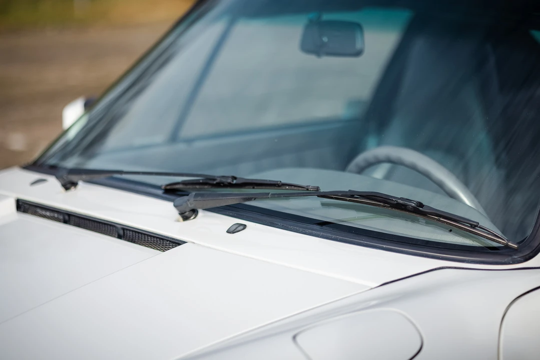 1990 Porsche 964 Carrera 4 - Image 29 of 31