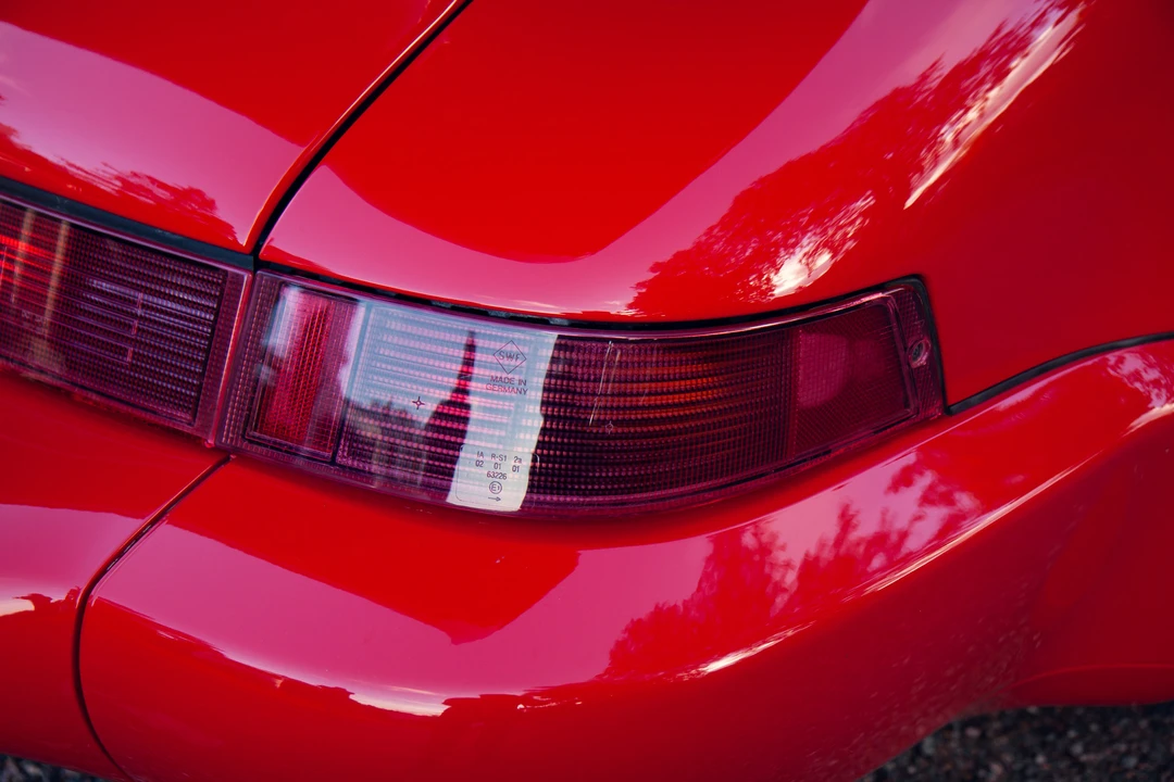 1990 Porsche 964 Carrera 4 - Image 25 of 31