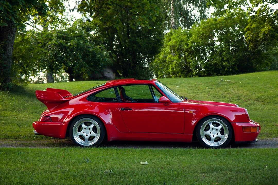 1990 Porsche 964 Carrera 4 - Image 8 of 31