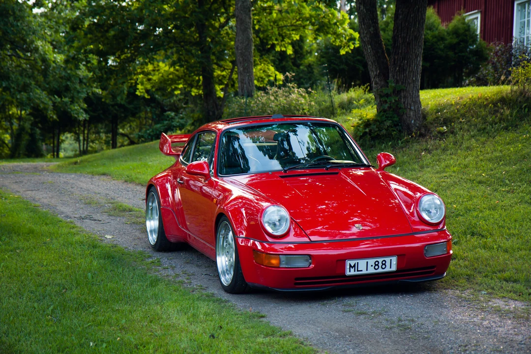 1990 Porsche 964 Carrera 4 - Image 9 of 31
