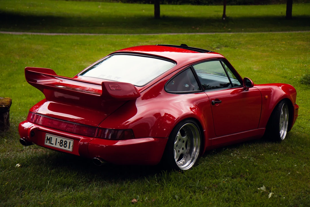 1990 Porsche 964 Carrera 4 - Image 15 of 31